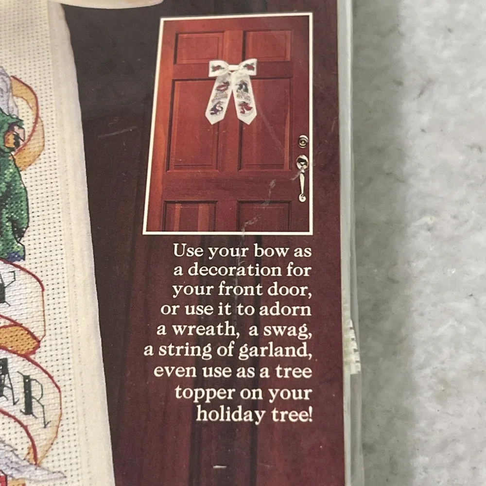 Dimensions Cross Stitch Kit 8539 Front Door Bow Christmas 17